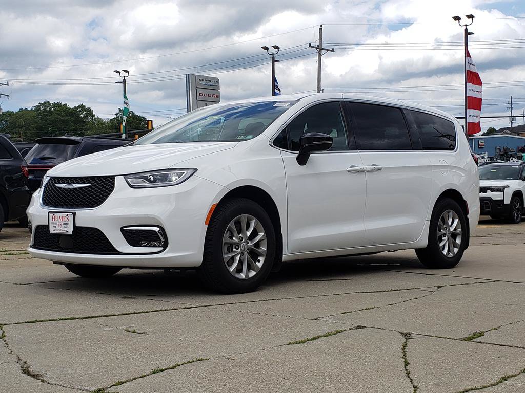 New 2026 Chrysler Pacifica Select AWD/4WD image 7