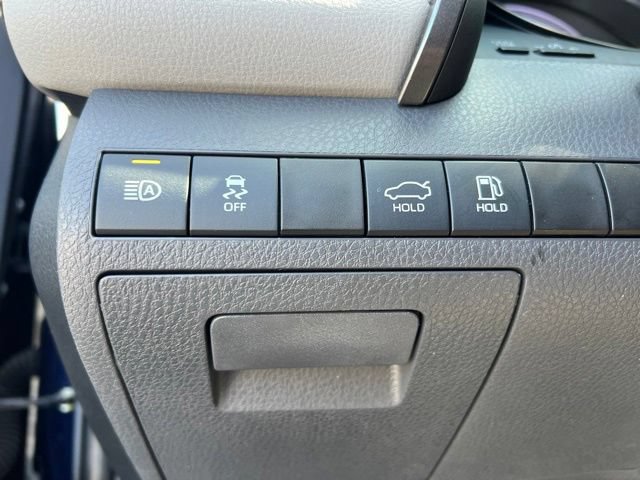 Used 2022 Toyota Camry SE w/ Audio Upgrade Package FWD image 10