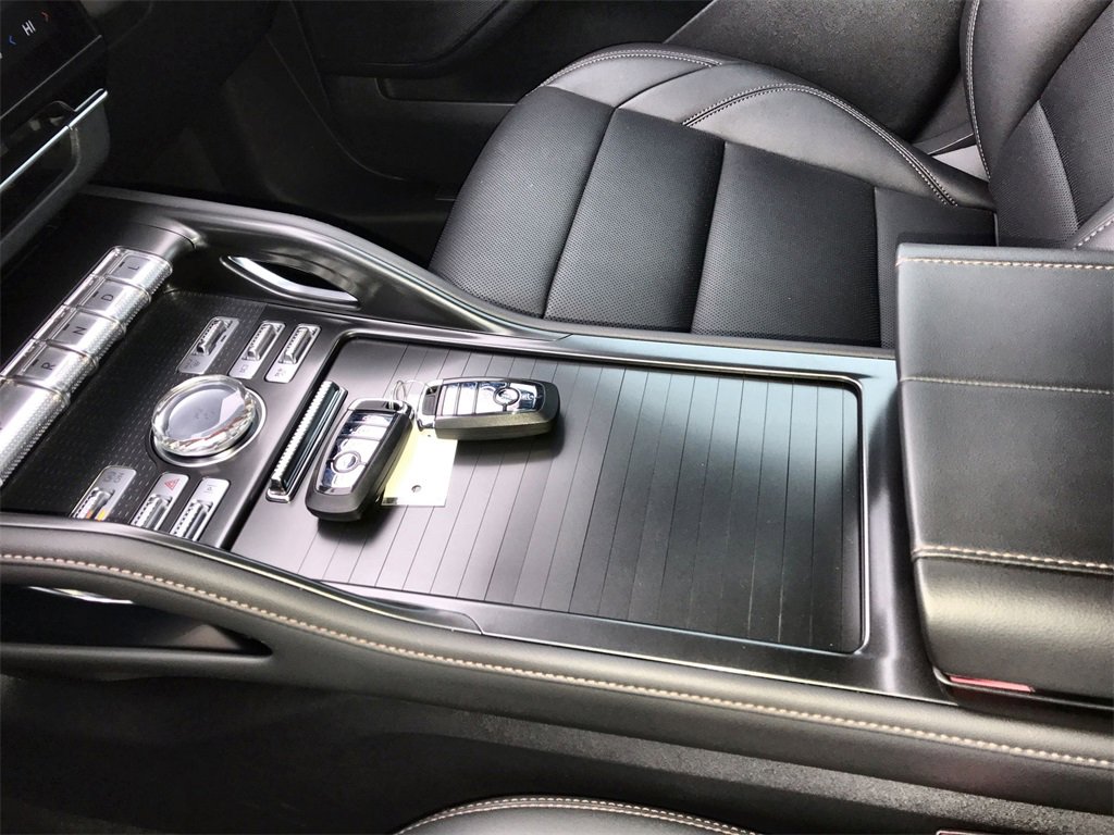 Used 2025 Lincoln Nautilus Premier w/ Jet Appearance Package image 21