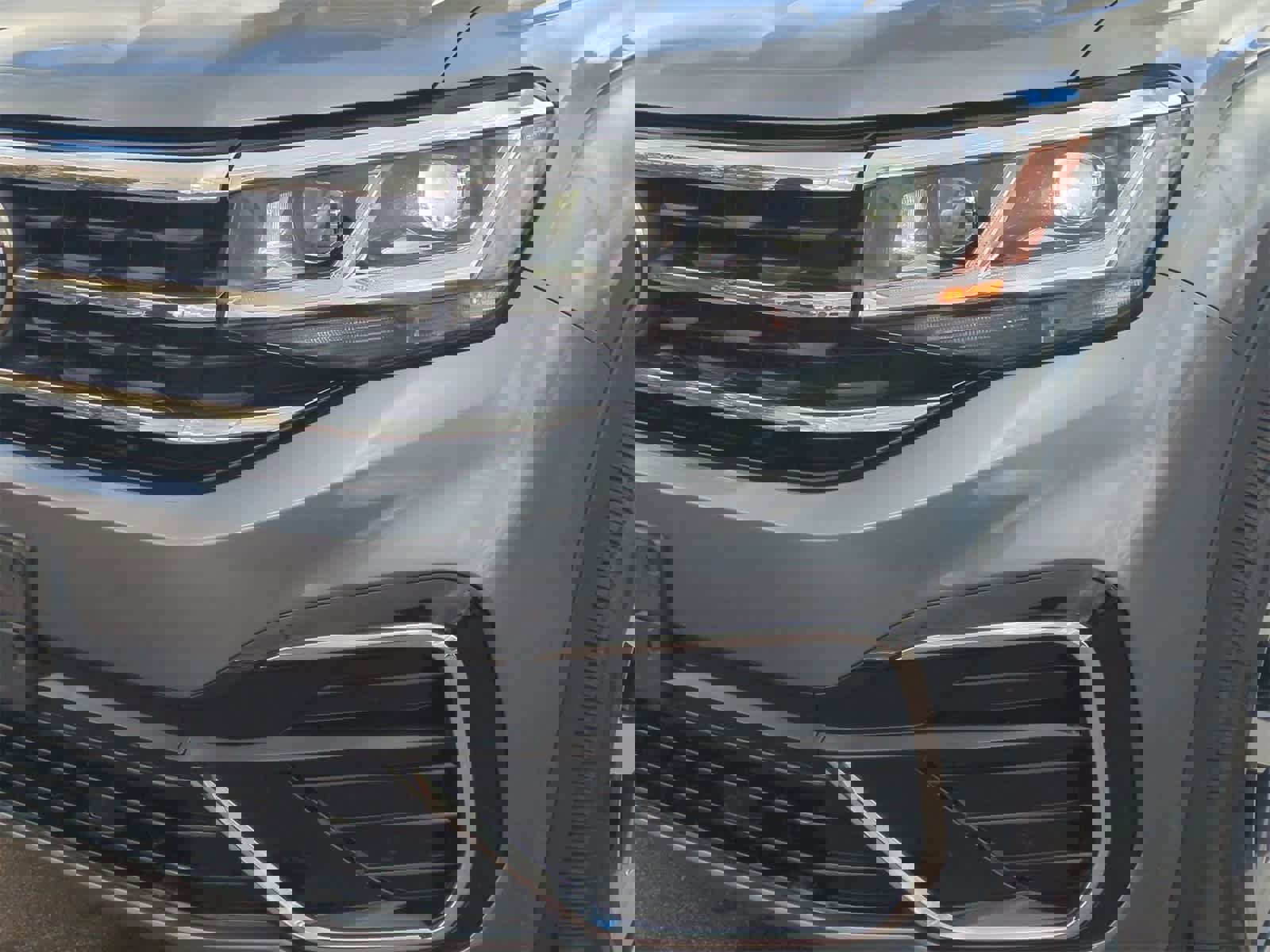 Used 2021 Volkswagen Atlas SEL R-Line image 12