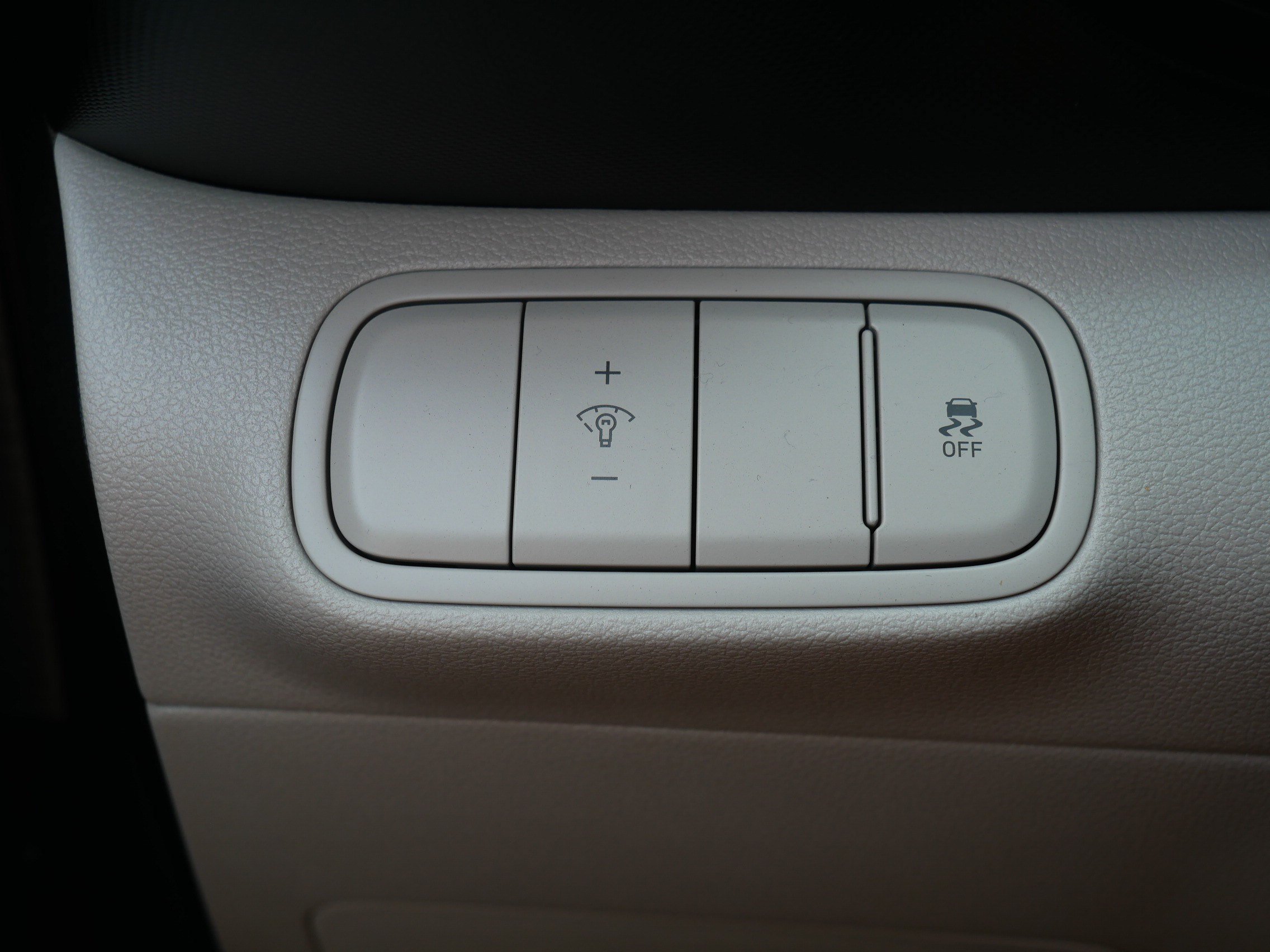 Used 2025 Hyundai Venue SEL FWD image 26