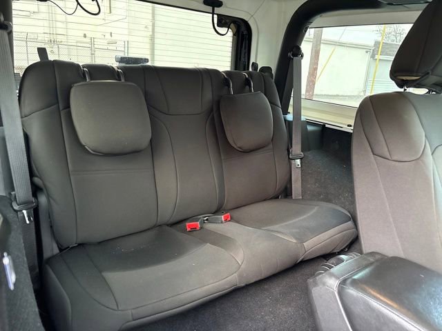 Used 2019 Jeep Wrangler Sport S image 8