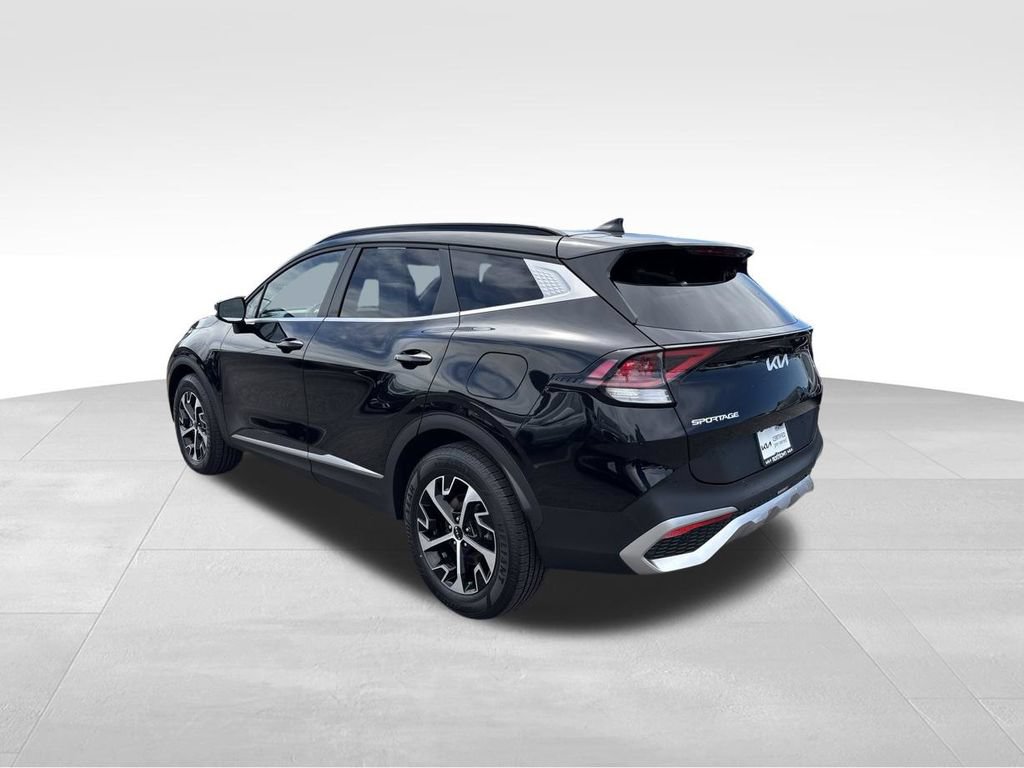 Certified 2023 Kia Sportage EX w/ EX Premium Package AWD/4WD image 9