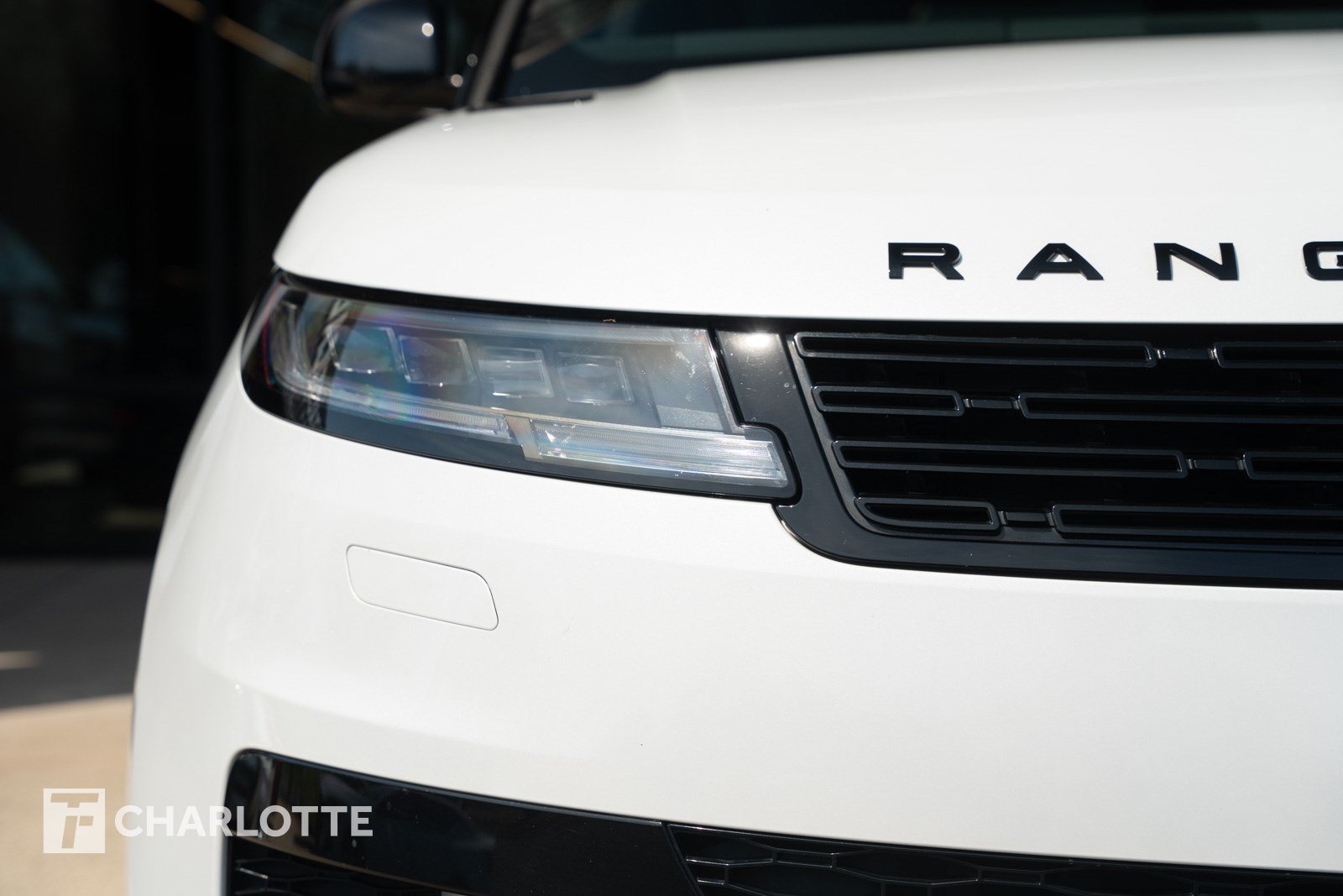 Used 2024 Land Rover Range Rover Sport Dynamic SE AWD/4WD image 4