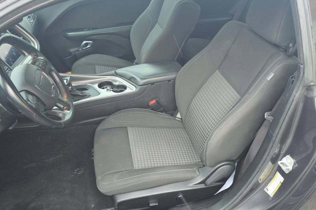 Used 2019 Dodge Challenger SXT image 8