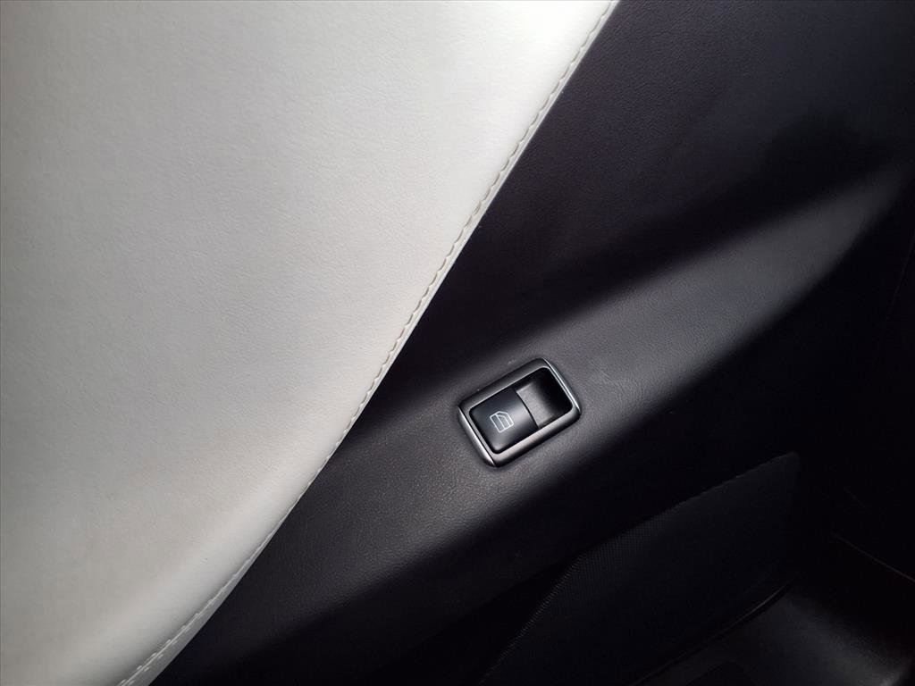 Used 2019 Tesla Model X 75D image 16