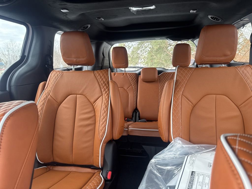 New 2026 Chrysler Pacifica Pinnacle image 27