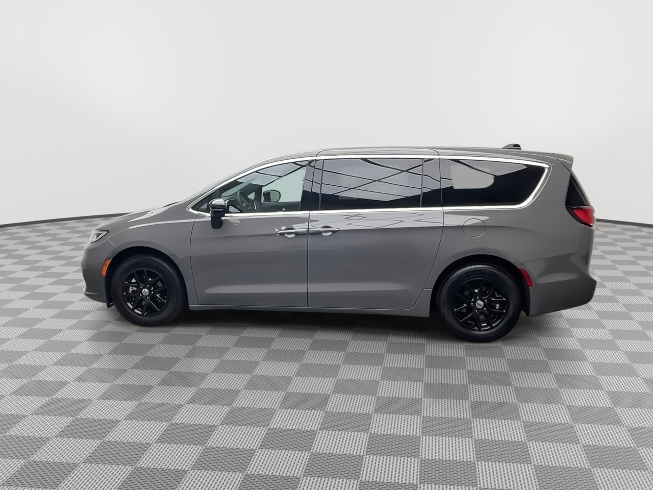 Used 2025 Chrysler Pacifica Select FWD image 36