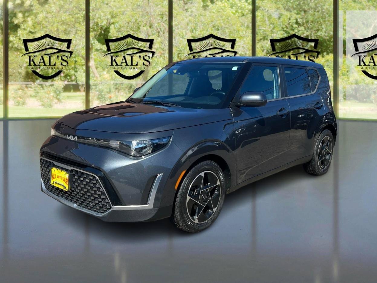 Used 2023 Kia Soul EX FWD image 1