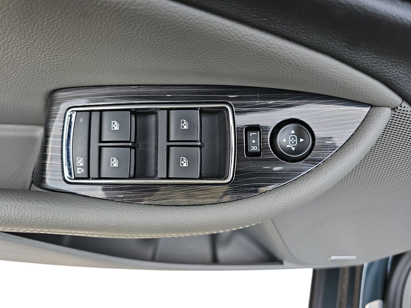 Used 2018 Chevrolet Impala Premier w/ Premier Convenience Package FWD image 24