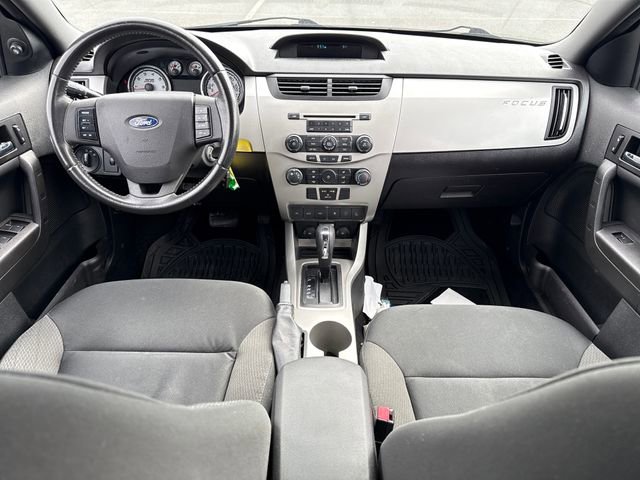 Used 2010 Ford Focus SES FWD image 18