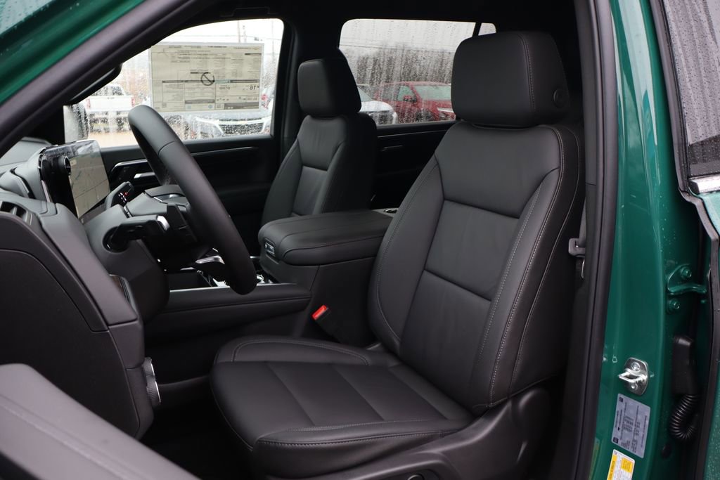 New 2026 Chevrolet Suburban LT image 10