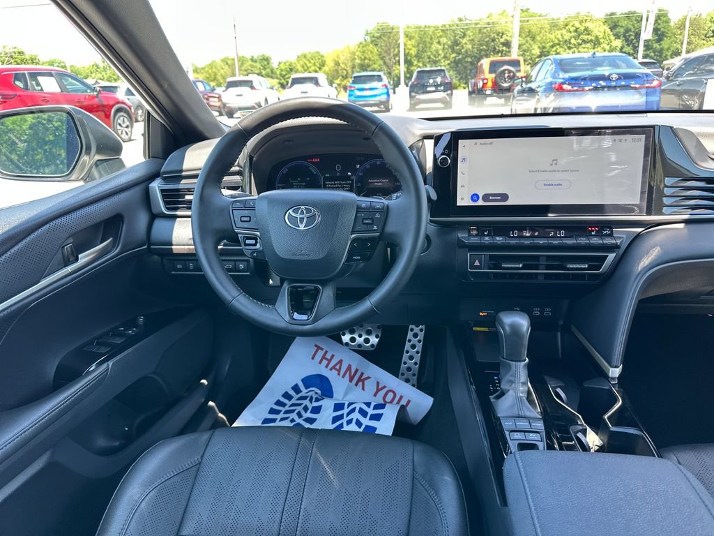 Used 2025 Toyota Camry XSE FWD image 31