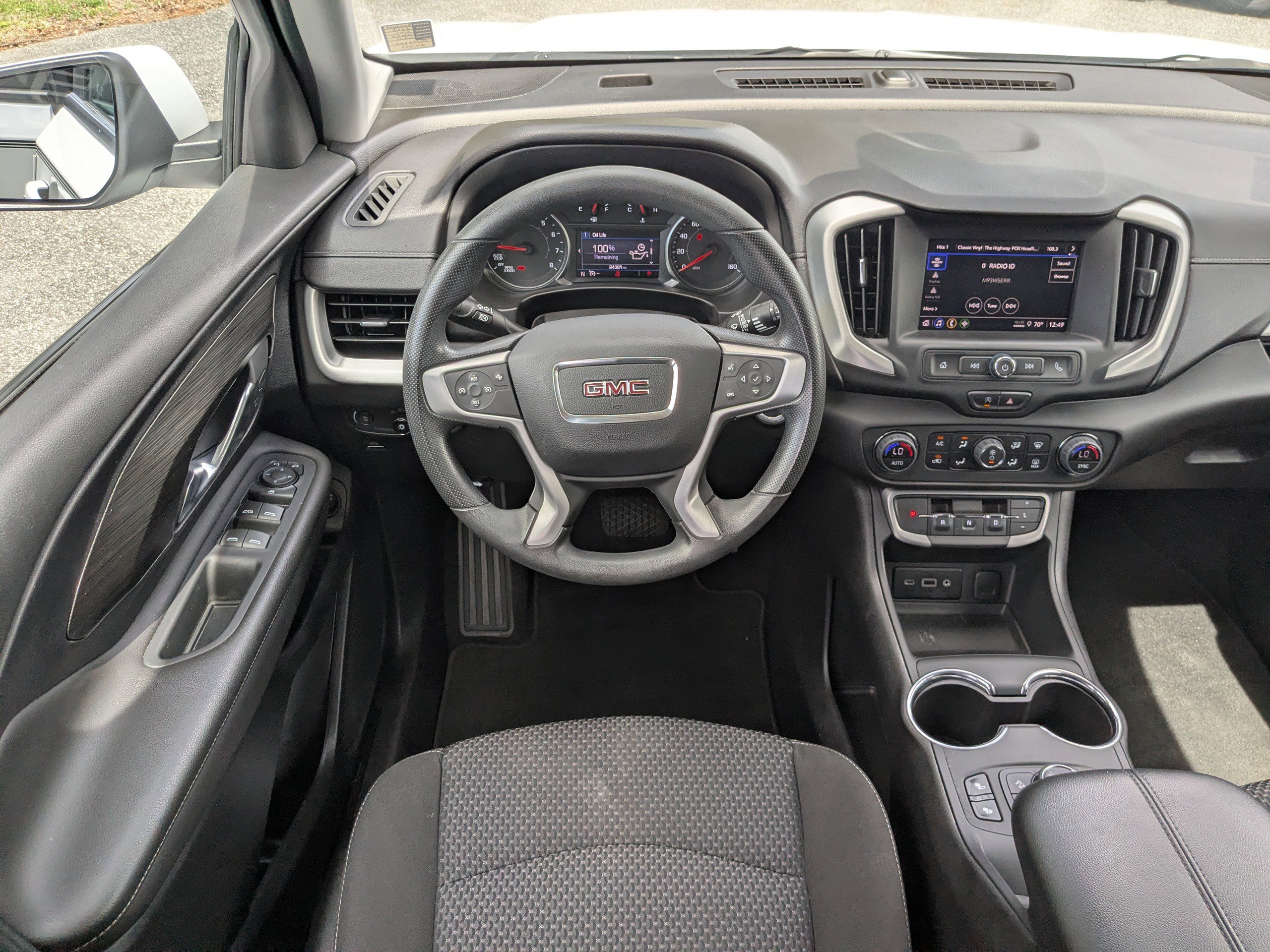 Used 2023 GMC Terrain SLE w/ Driver Convenience Package image 15