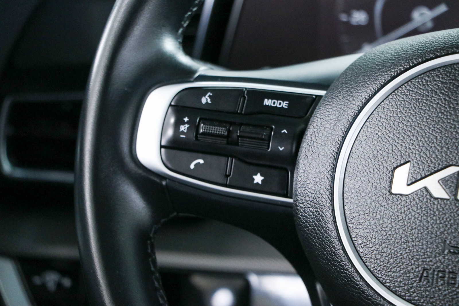 Used 2023 Kia Sportage SX FWD image 13