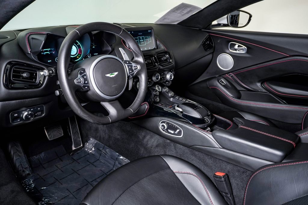 Used 2020 Aston Martin V8 Vantage Coupe image 23