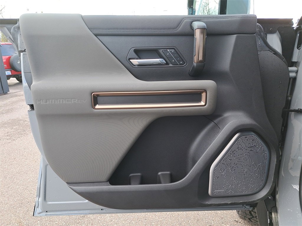 New 2025 GMC Hummer EV 2X w/ Extreme Off-Road Package image 18