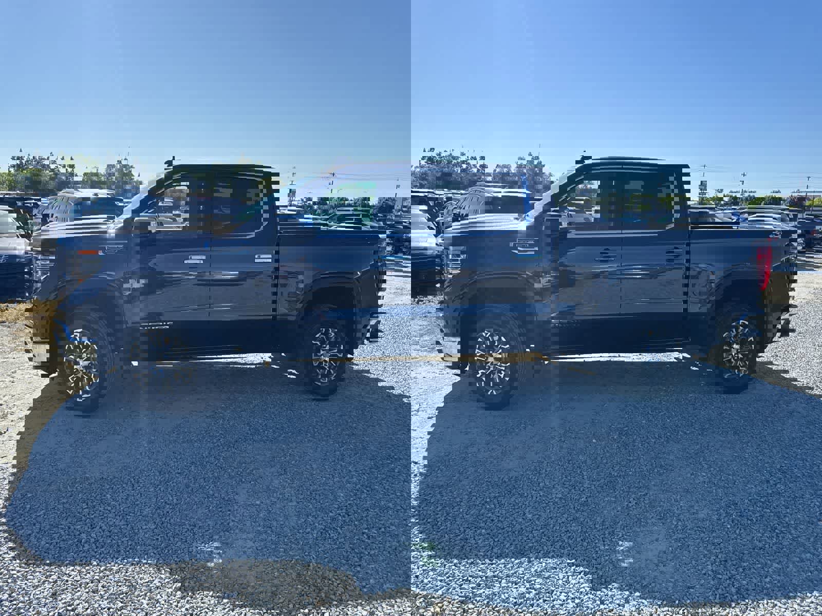 Used 2025 GMC Sierra 1500 SLT image 8