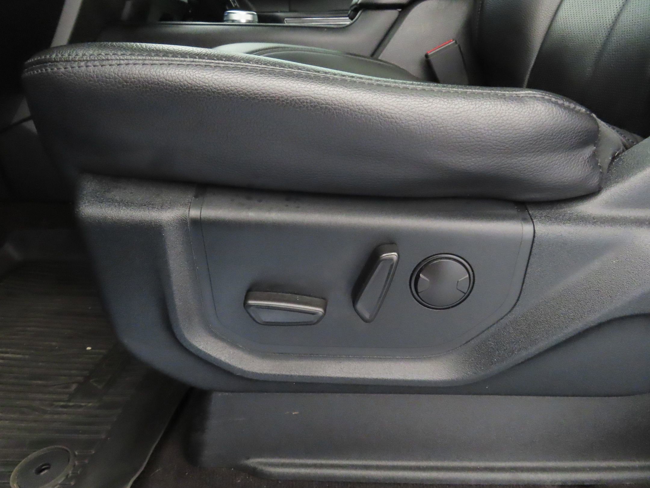Used 2021 Ford Expedition Max XLT RWD image 12