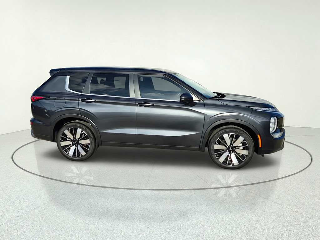 Used 2025 Mitsubishi Outlander SE AWD/4WD image 8
