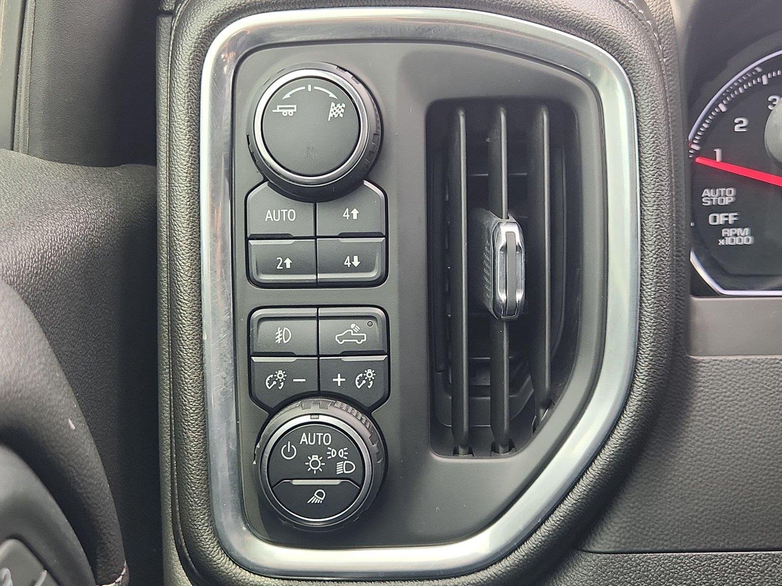 Certified 2019 Chevrolet Silverado 1500 LT Trail Boss AWD/4WD image 17