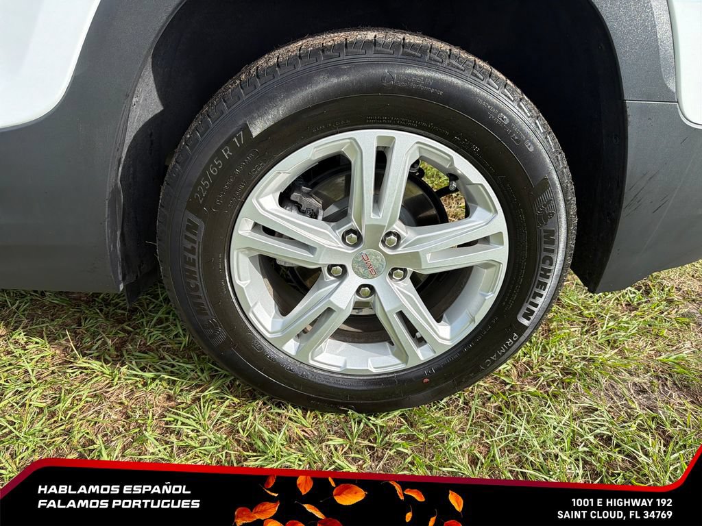 Certified 2024 GMC Terrain SLE w/ Driver Convenience Package FWD image 11