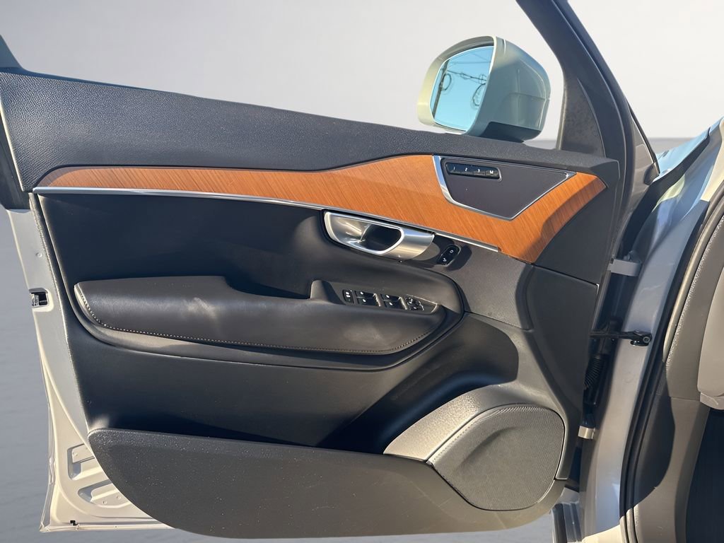 Used 2024 Volvo XC90 B5 Plus AWD/4WD image 29