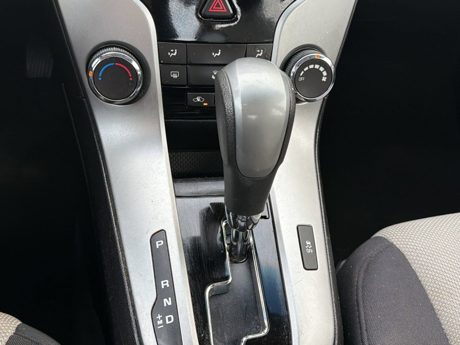 Used 2014 Chevrolet Cruze LS FWD image 17