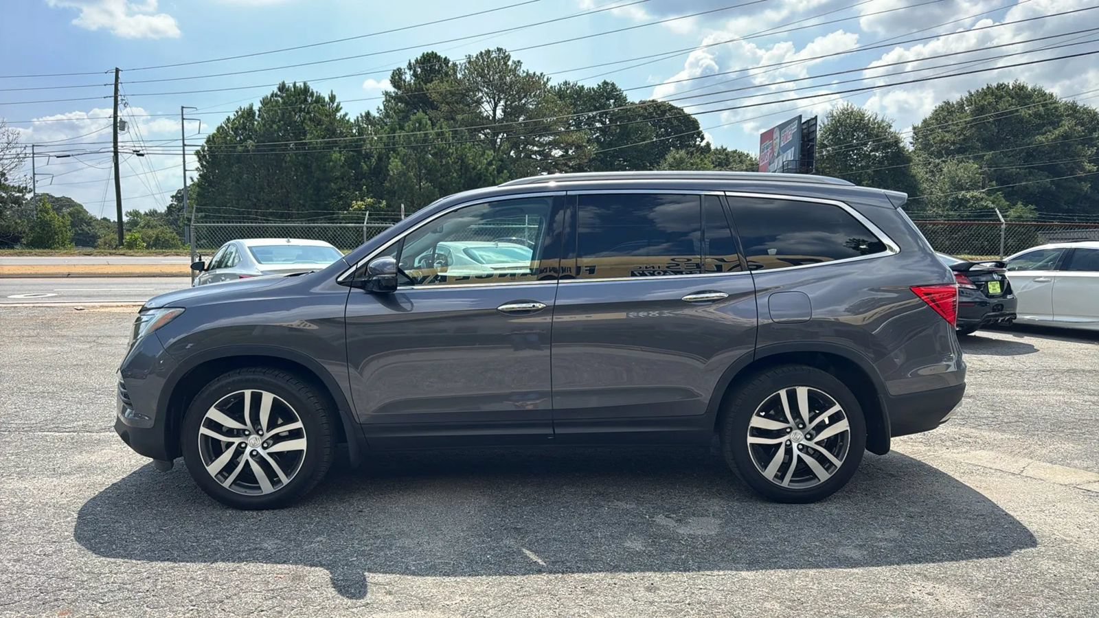 Used 2017 Honda Pilot Touring image 6