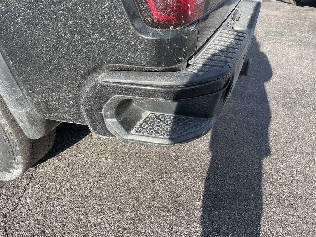 Used 2021 GMC Sierra 3500 Denali w/ Denali Black Diamond Edition image 19