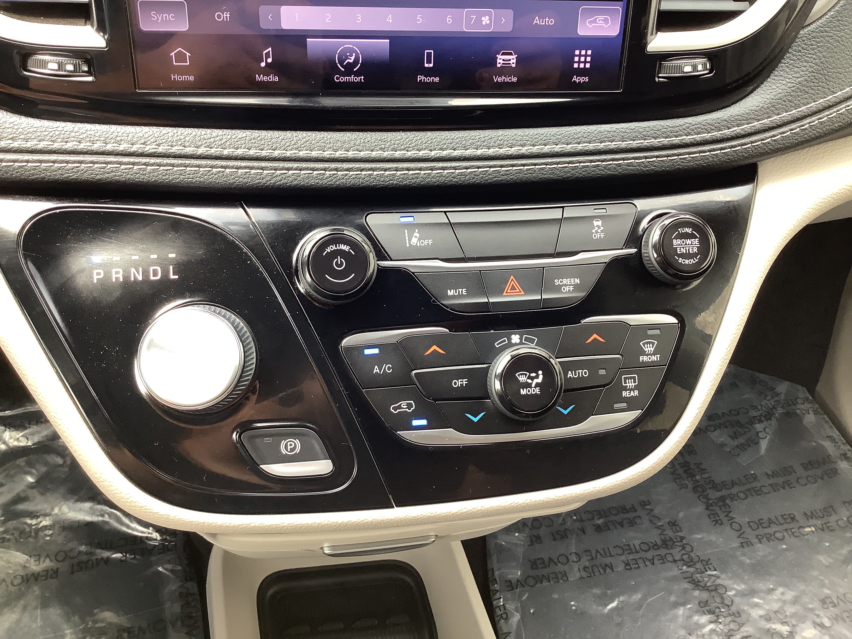 Used 2022 Chrysler Pacifica Touring-L FWD image 20