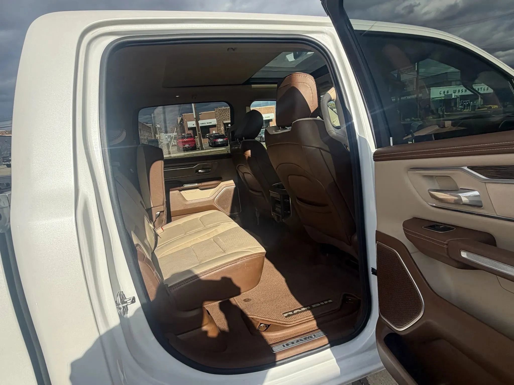 Used 2020 RAM 1500 Laramie image 28