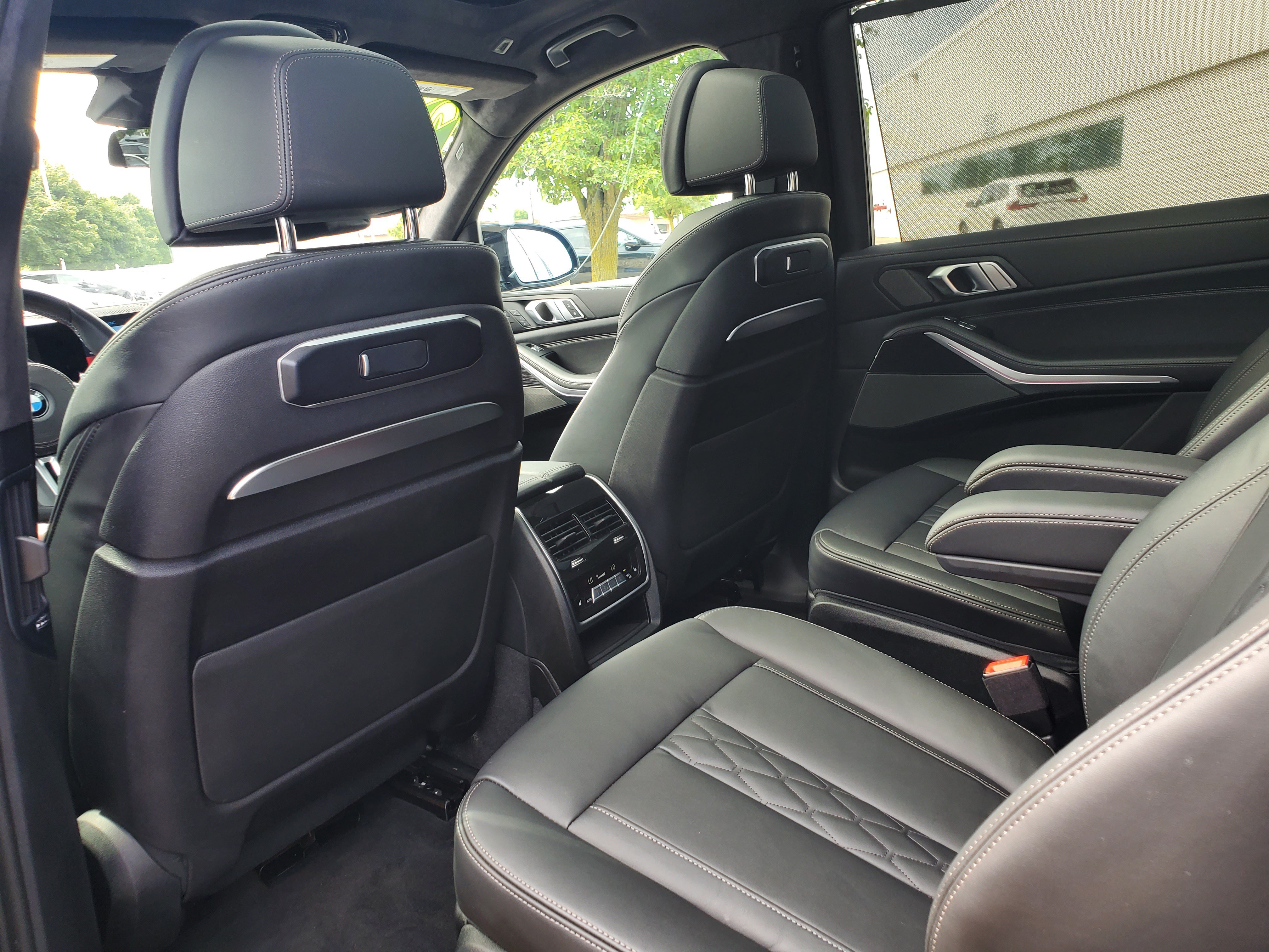 Certified 2025 BMW X7 M60i AWD/4WD image 34