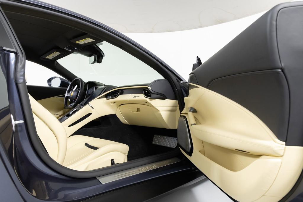 Used 2021 Ferrari Roma image 31