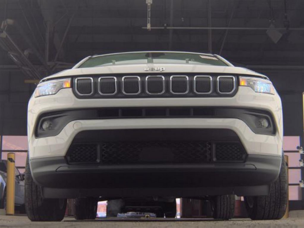 Used 2022 Jeep Compass Latitude w/ Convenience Group image 3