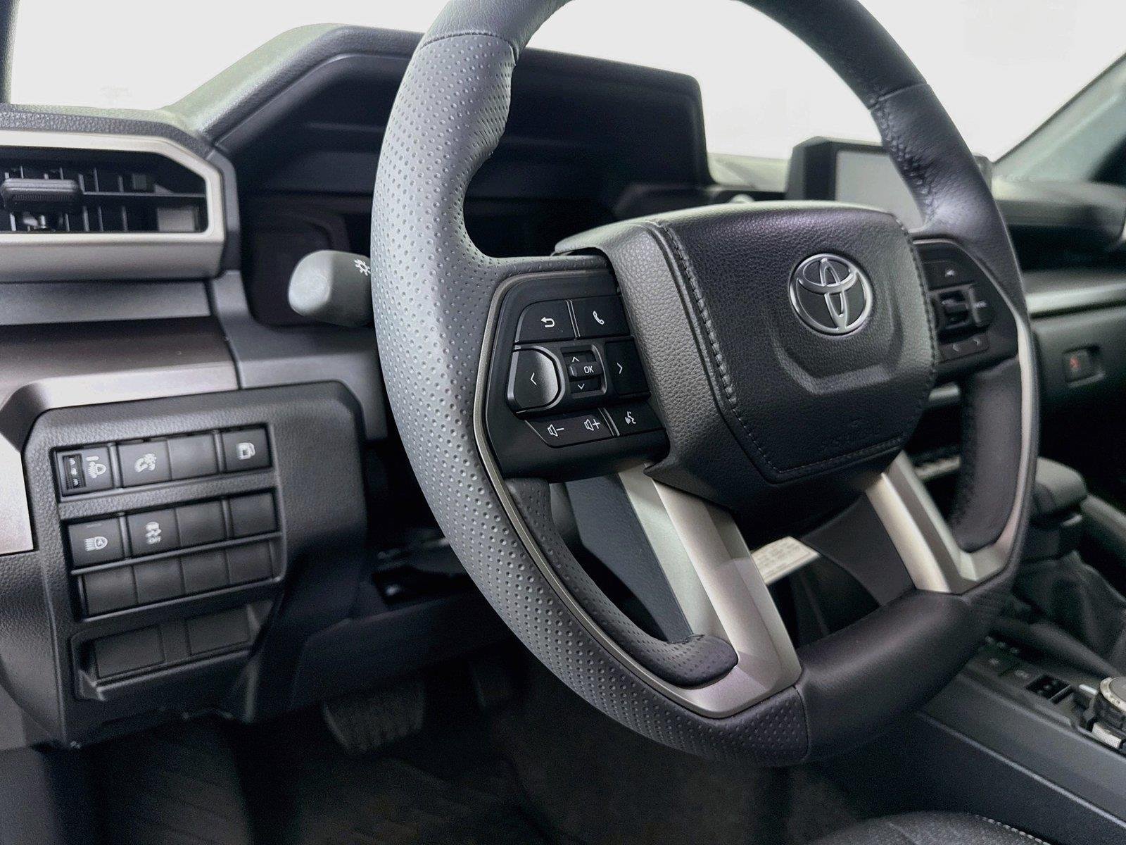 New 2026 Toyota 4Runner SR5 AWD/4WD image 4