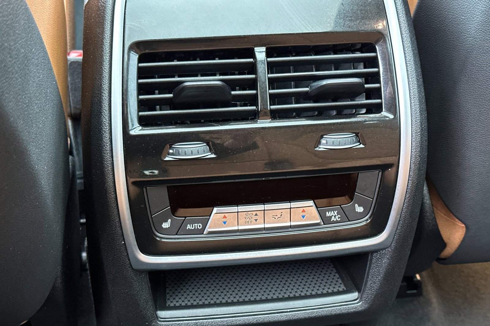 Used 2026 BMW X7 xDrive40i image 16