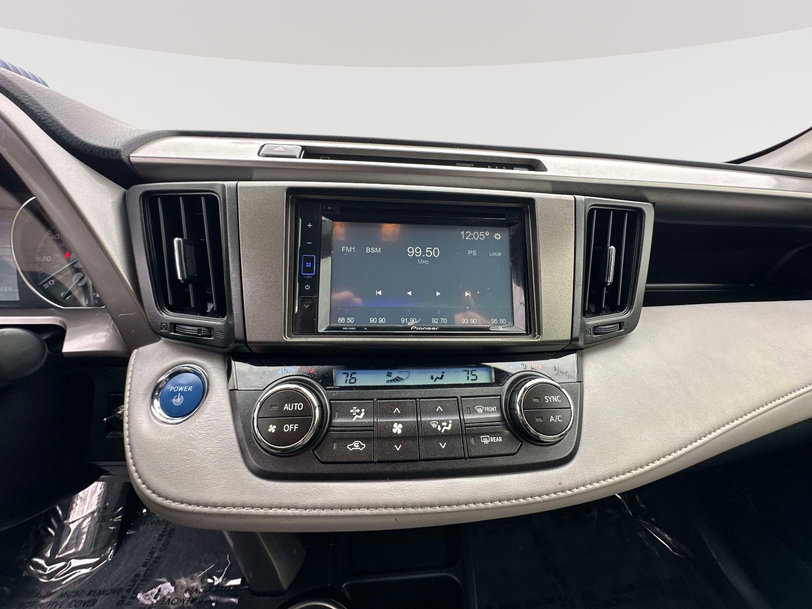 Used 2017 Toyota RAV4 Limited w/ Advanced Technology Package image 9