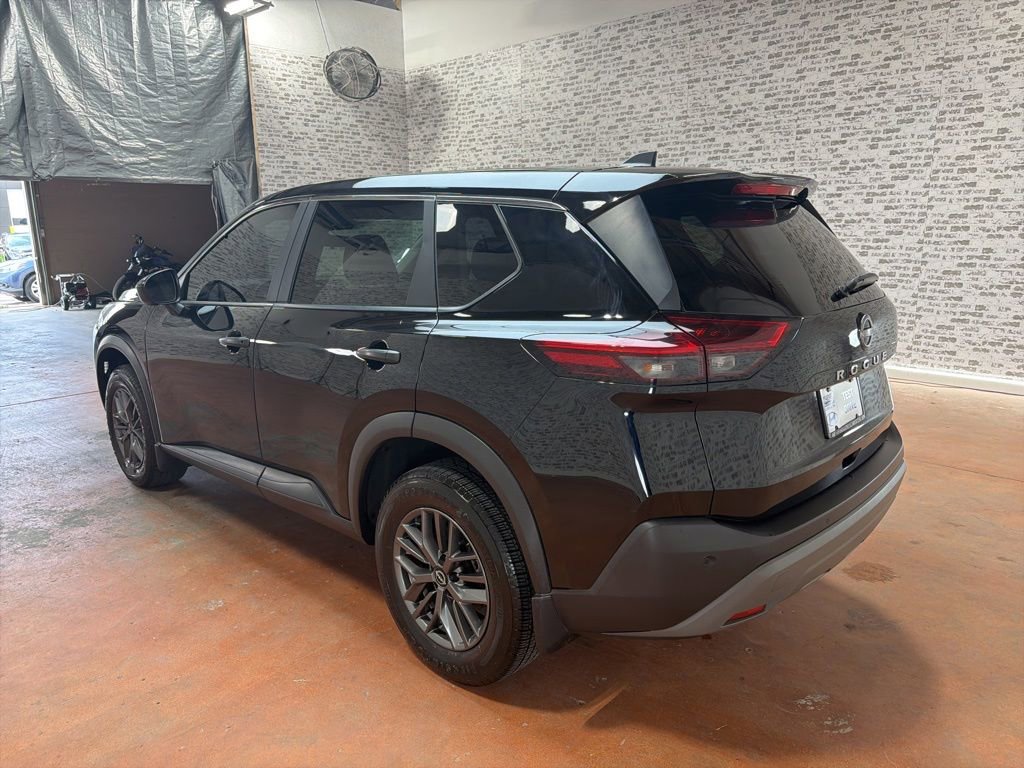 Used 2023 Nissan Rogue S FWD image 5