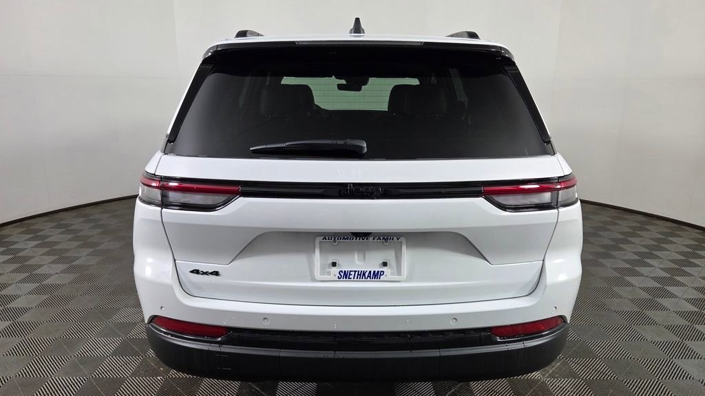 New 2025 Jeep Grand Cherokee Altitude image 6