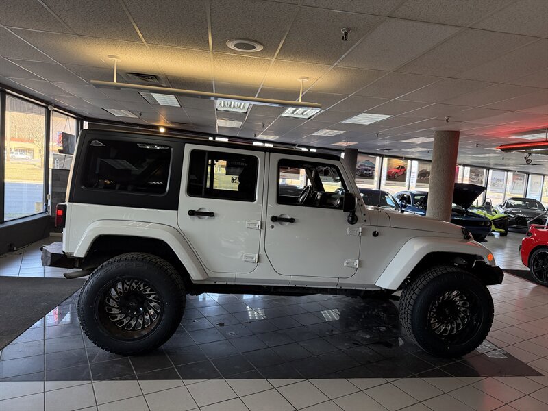 Used 2018 Jeep Wrangler Unlimited Sahara image 5