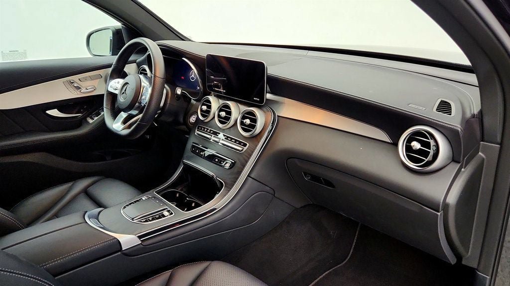 Used 2023 Mercedes-Benz GLC 300 4MATIC Coupe image 25