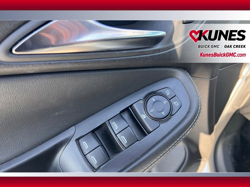 Used 2024 Buick Encore GX Sport Touring image 10