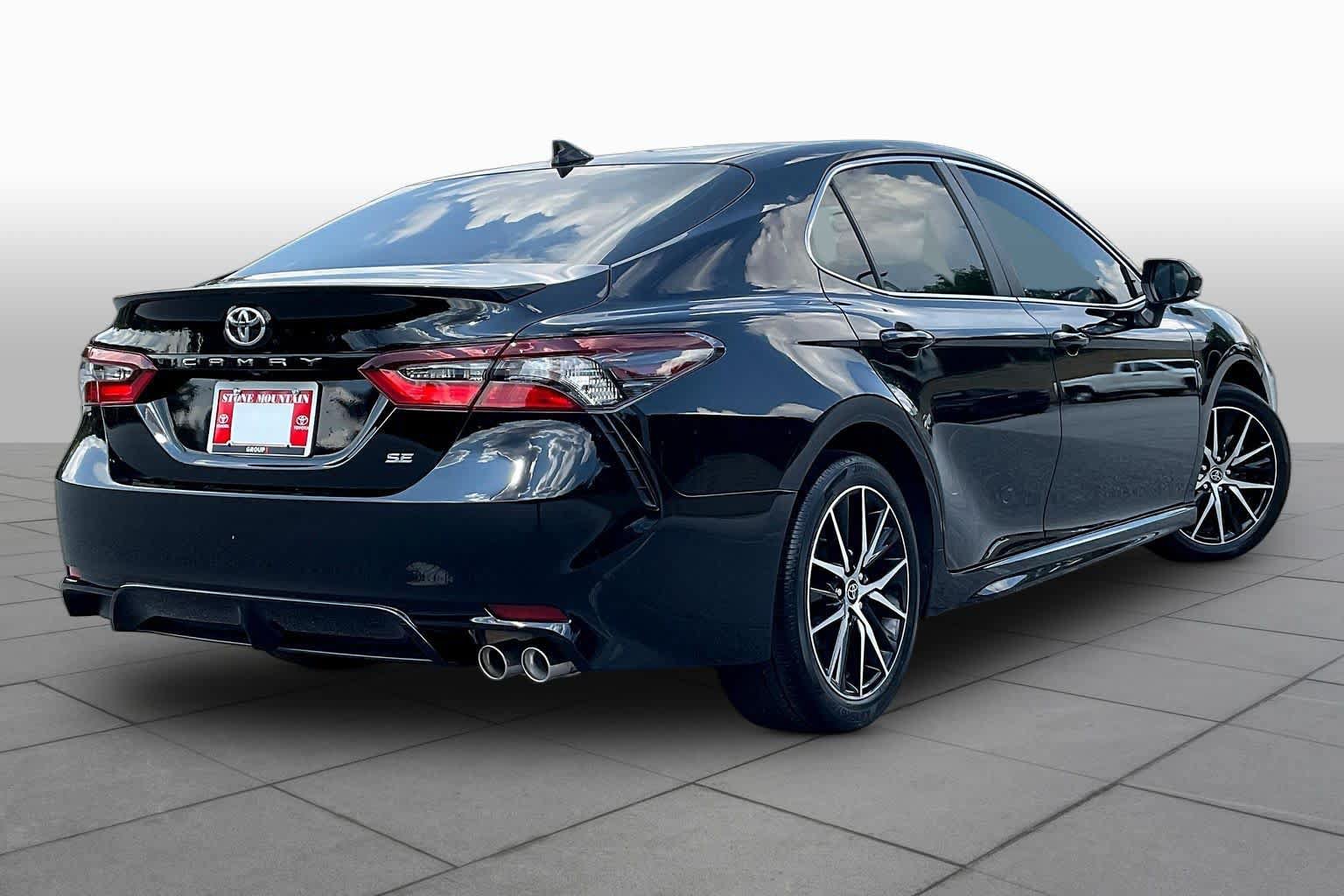 Used 2024 Toyota Camry SE w/ Convenience Package FWD image 13
