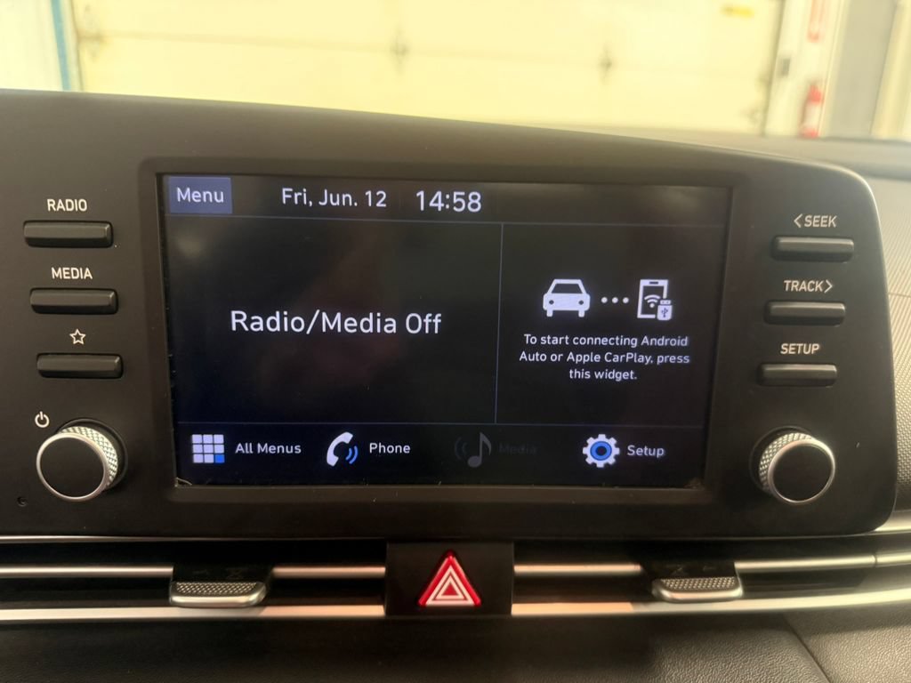 Used 2022 Hyundai Elantra SE FWD image 32