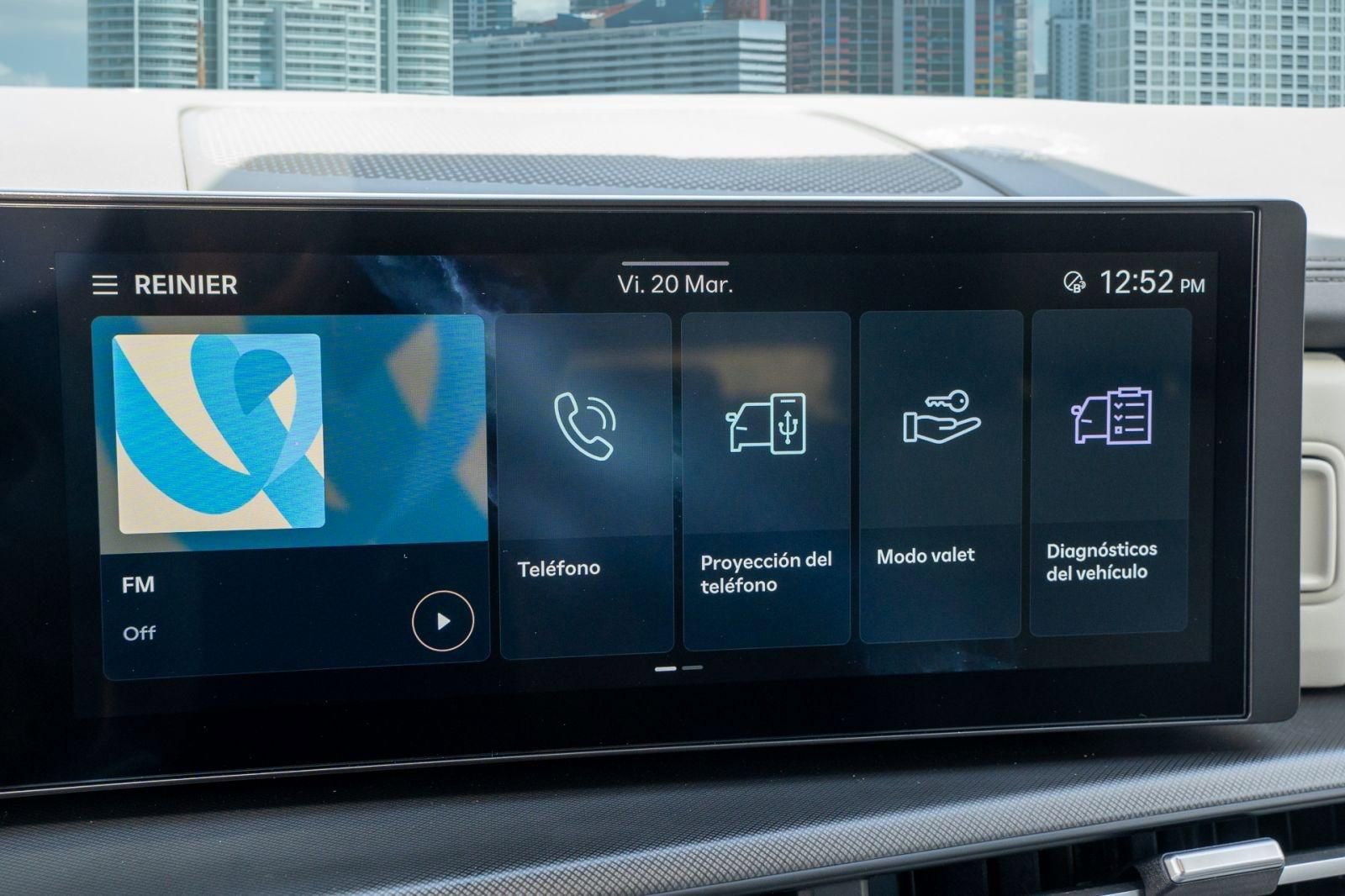 Used 2025 Hyundai Santa Fe SEL FWD image 37