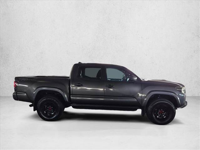 Used 2017 Toyota Tacoma TRD Sport w/ Tow Package RWD image 4