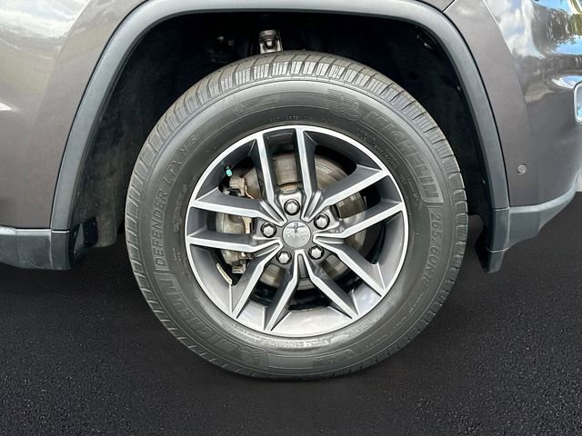 Used 2017 Jeep Grand Cherokee Limited w/ Jeep Active Safety Group image 32