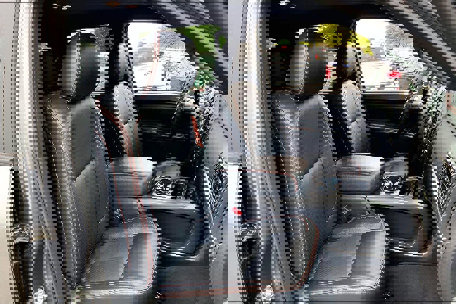 Used 2023 Nissan Titan PRO-4X w/ Pro-4x Convenience Package image 9