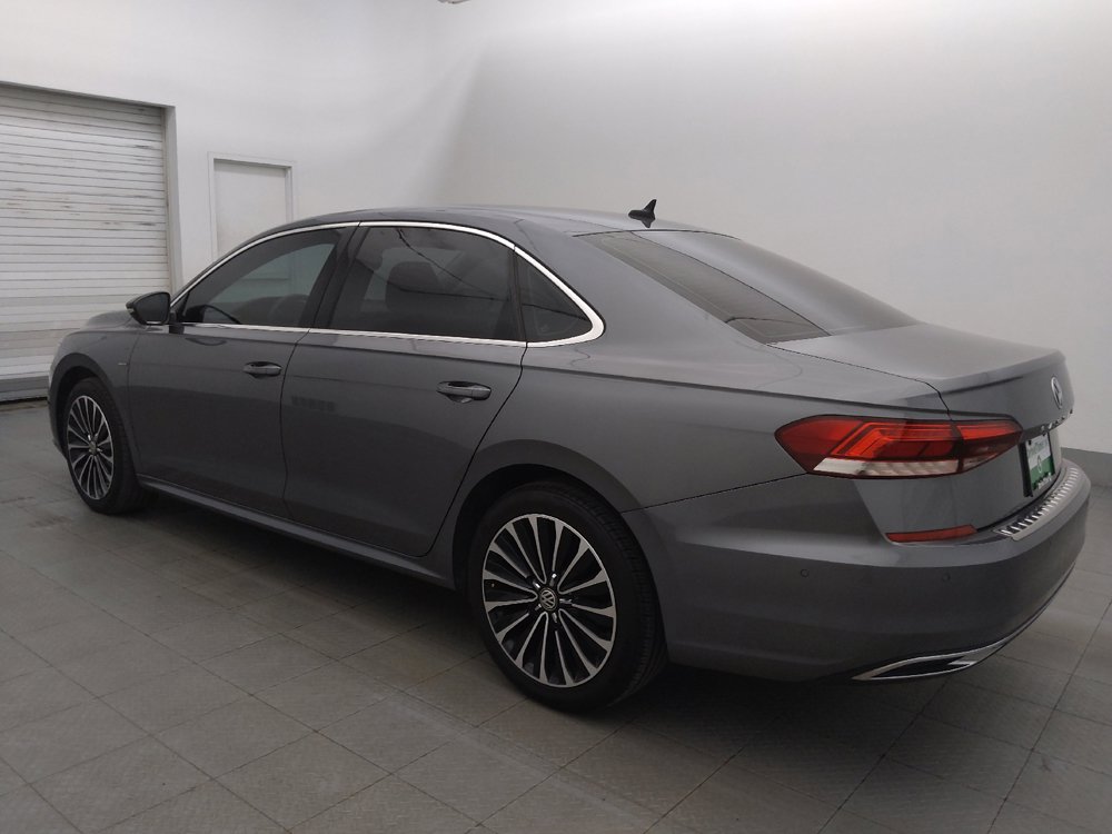 Used 2022 Volkswagen Passat 2.0T FWD image 3